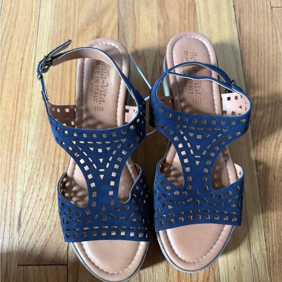 Bella Vita | Ann-Italy Perforated Wedge Sandal - Picture 5 of 9